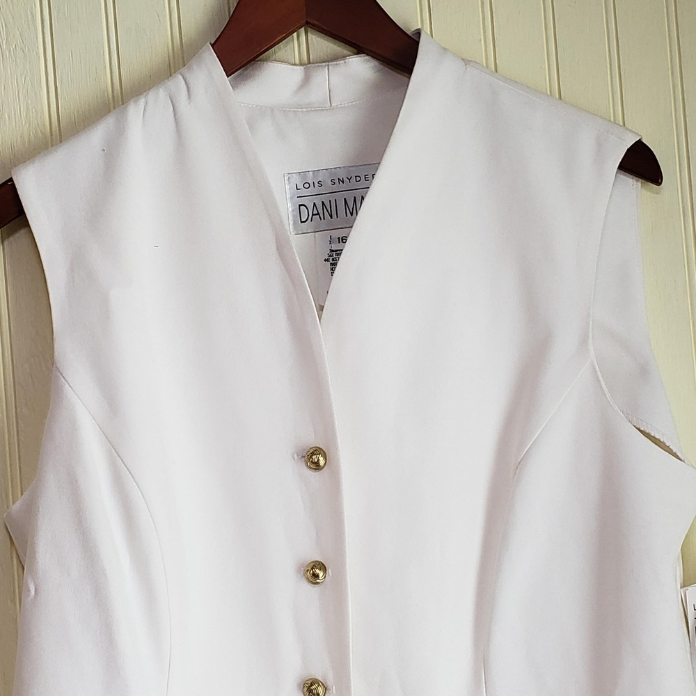 DANI MAX Blouse Womens 16 White V Neck Button Embroidered Hem Sleeveless Top
